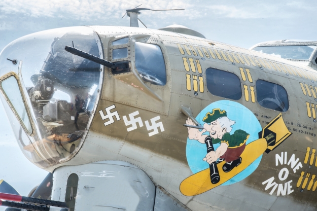 Nose Art B-17G